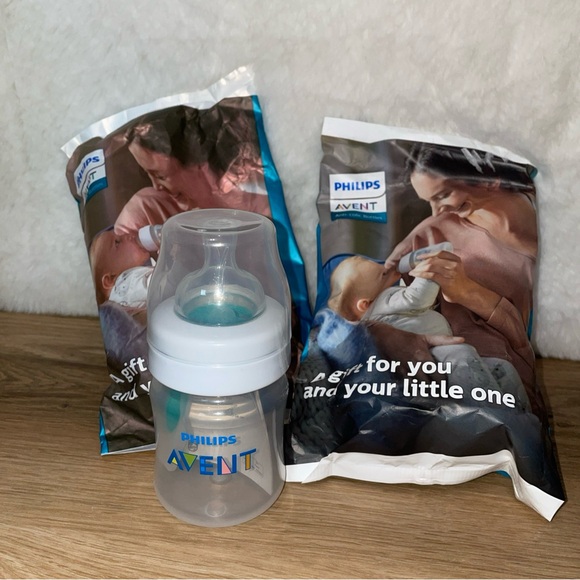 Lot of 3 Avent Classic Plus 4oz Baby Bottles - Picture 1 of 1